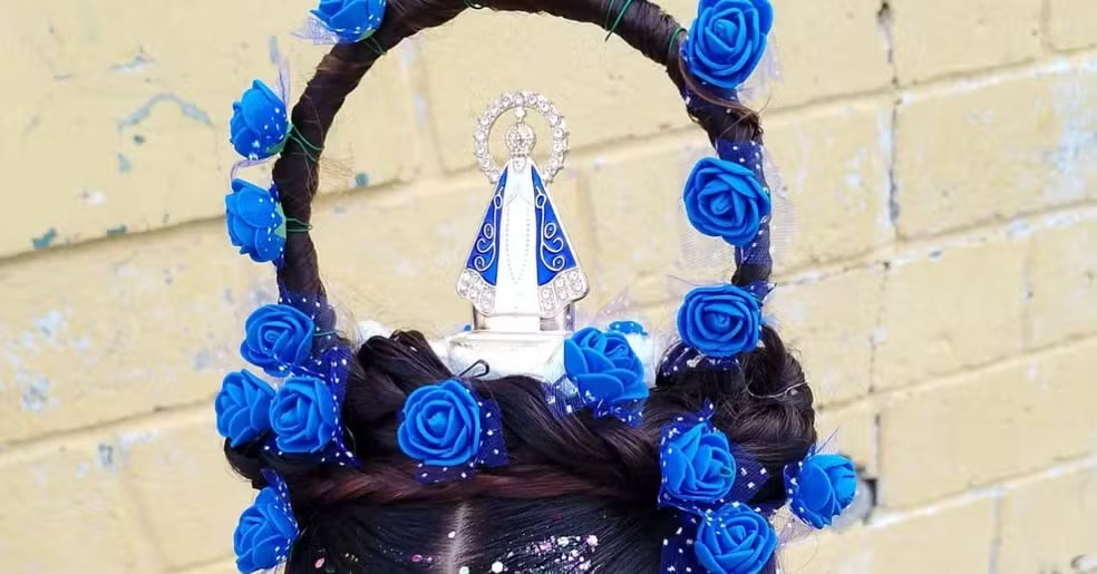 Menina de 8 anos faz ‘cabelo maluco’ em homenagem a Nossa Senhora de Nazaré
